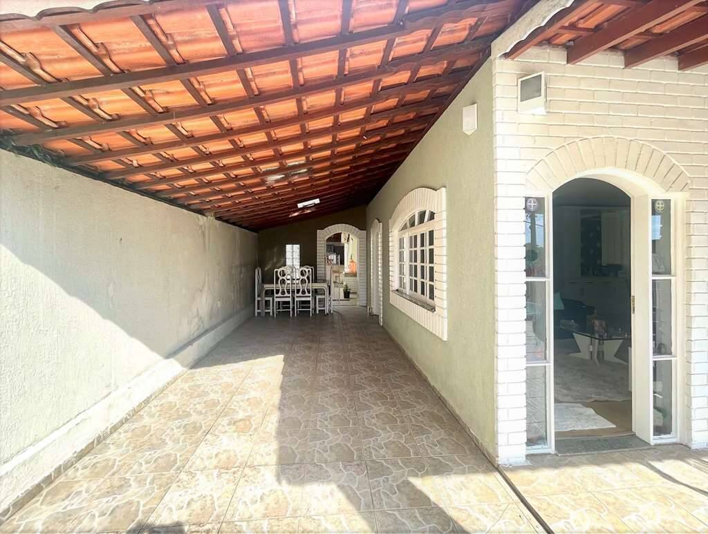 Casa à venda com 3 quartos, 131m² - Foto 8