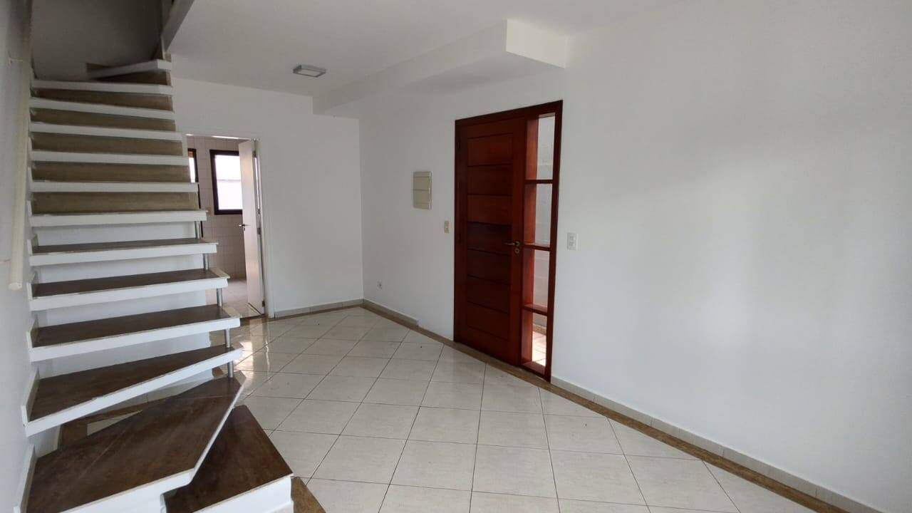 Casa de Condomínio para alugar com 2 quartos, 70m² - Foto 4