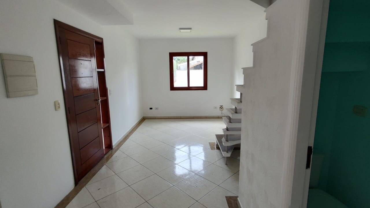 Casa de Condomínio para alugar com 2 quartos, 70m² - Foto 2