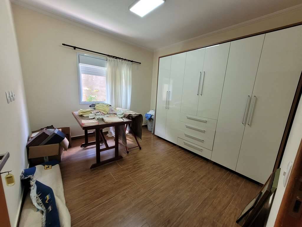 Casa à venda com 3 quartos, 181m² - Foto 14