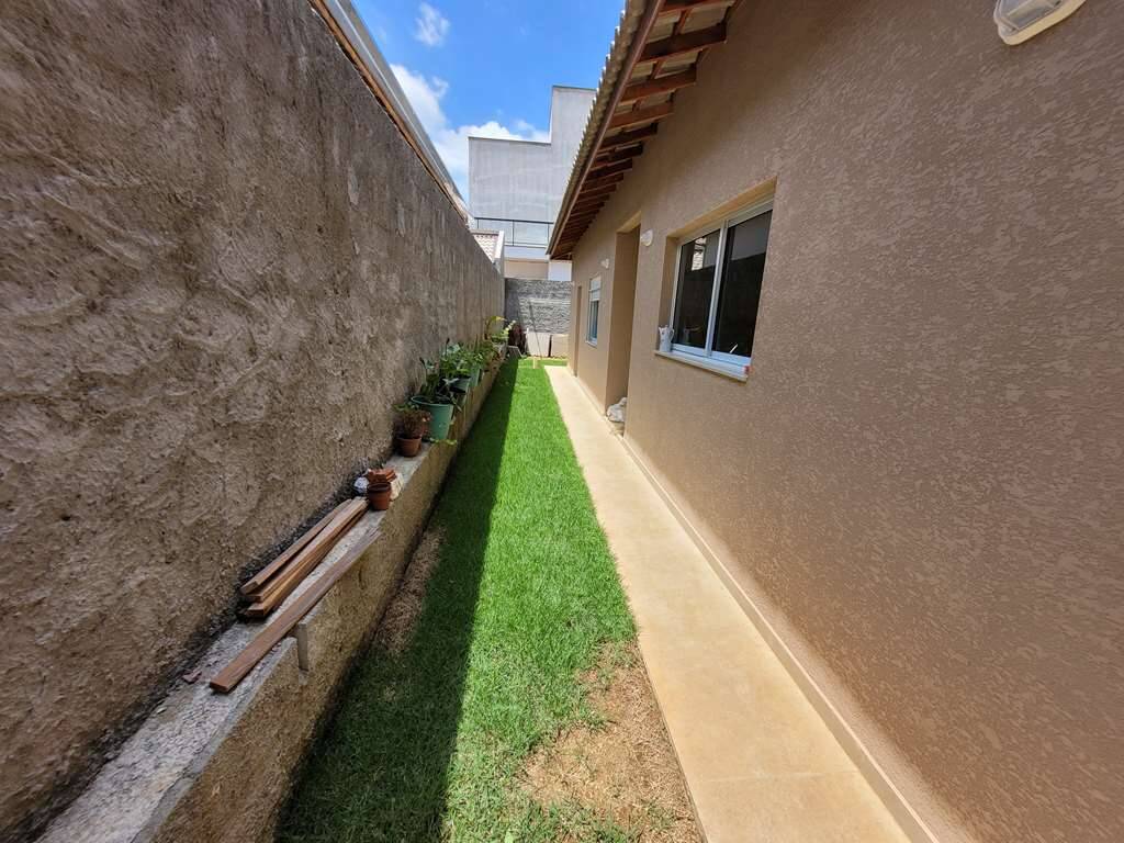 Casa à venda com 3 quartos, 181m² - Foto 17