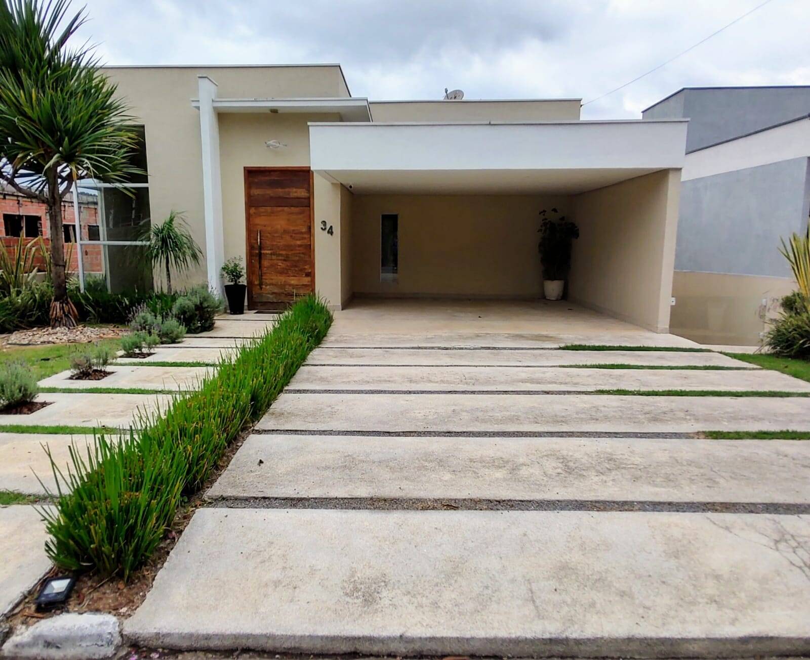 Casa de Condomínio para alugar com 4 quartos, 350m² - Foto 1