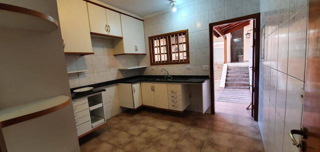 Casa à venda e aluguel com 3 quartos, 123m² - Foto 4