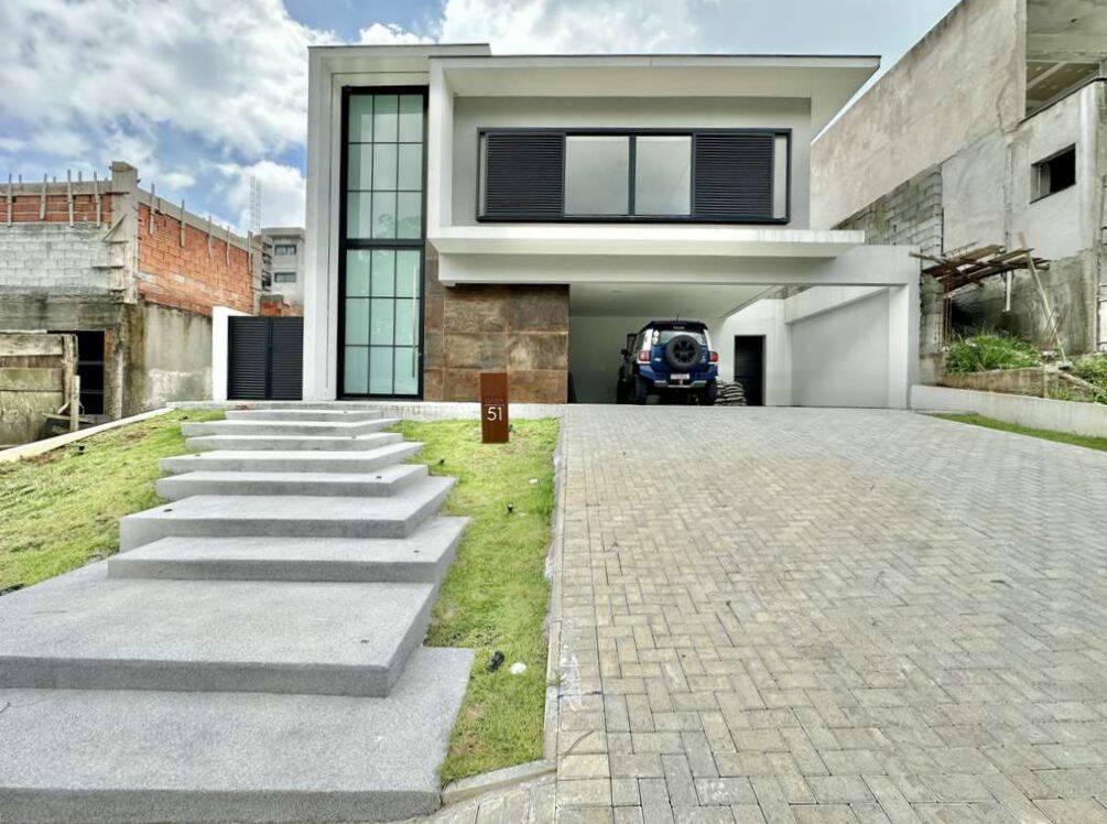 Casa de Condomínio à venda com 3 quartos, 303m² - Foto 2