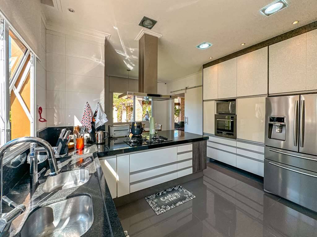 Casa à venda com 4 quartos, 549m² - Foto 11