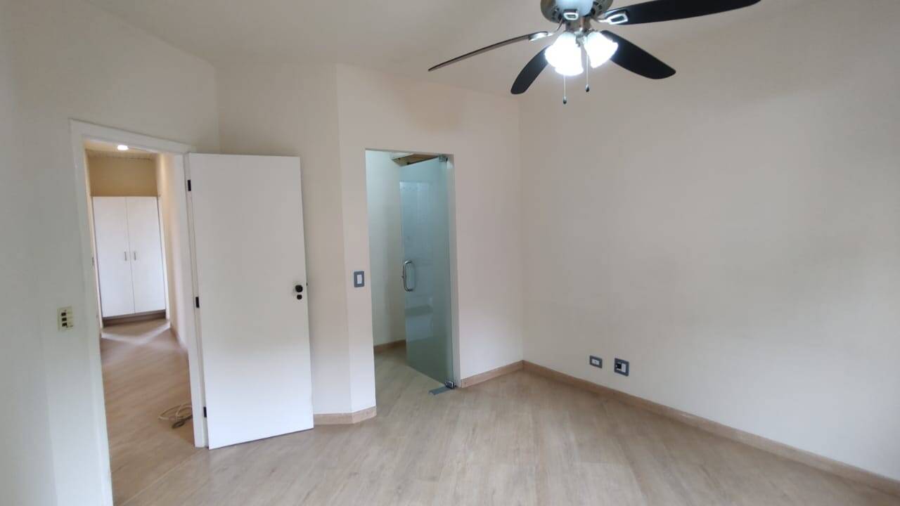 Casa de Condomínio à venda e aluguel com 3 quartos, 200m² - Foto 32