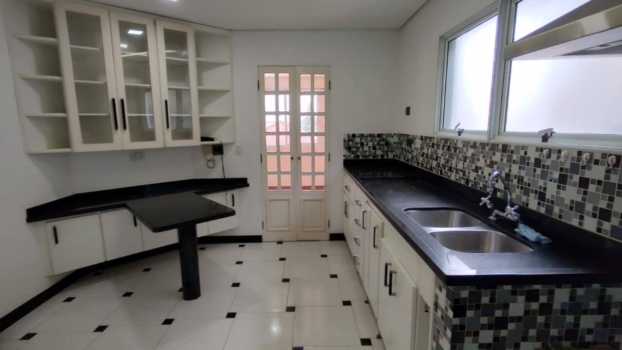 Casa de Condomínio à venda e aluguel com 3 quartos, 200m² - Foto 14