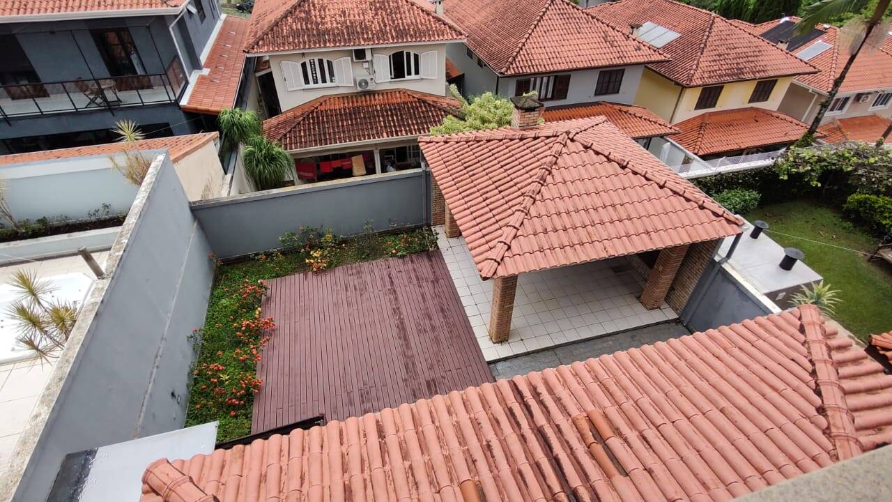 Casa de Condomínio à venda e aluguel com 3 quartos, 200m² - Foto 29