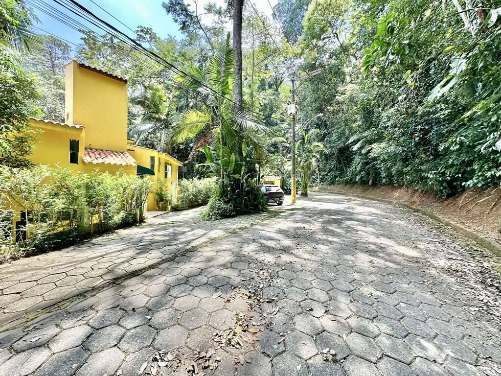 Casa de Condomínio à venda e aluguel com 3 quartos, 485m² - Foto 2