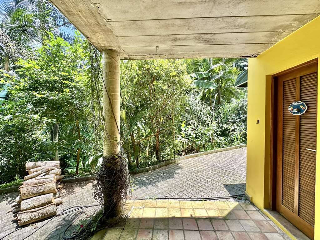 Casa de Condomínio à venda e aluguel com 3 quartos, 485m² - Foto 27