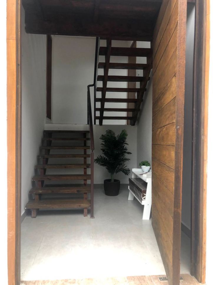 Casa de Condomínio à venda com 4 quartos, 360m² - Foto 3