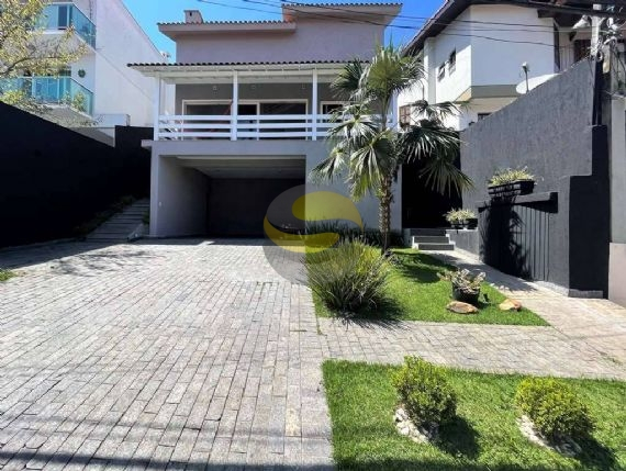 Casa de Condomínio para alugar com 5 quartos, 285m² - Foto 2