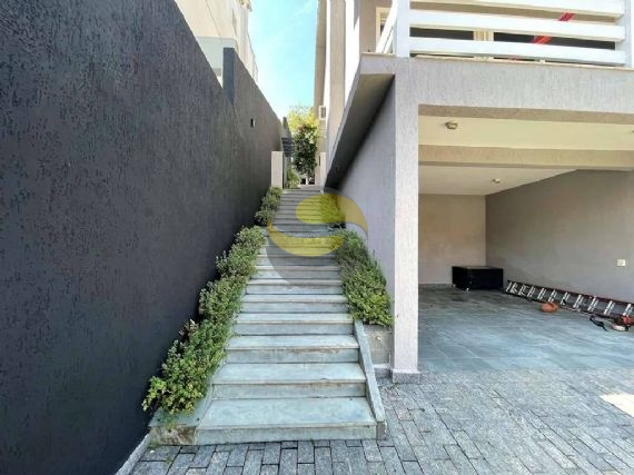 Casa de Condomínio para alugar com 5 quartos, 285m² - Foto 3