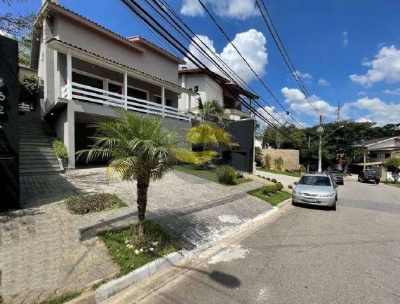 Casa de Condomínio para alugar com 5 quartos, 285m² - Foto 4