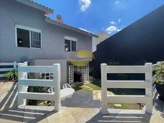 Casa de Condomínio para alugar com 5 quartos, 285m² - Foto 17