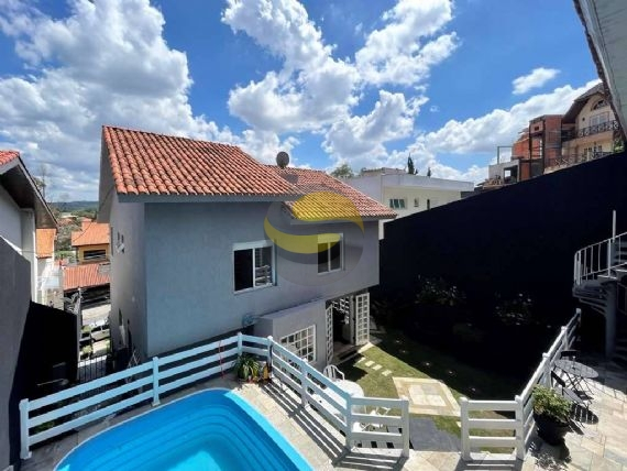 Casa de Condomínio para alugar com 5 quartos, 285m² - Foto 40