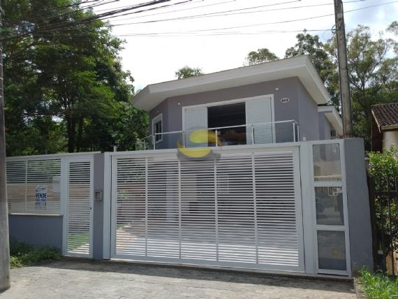 Casa de Condomínio à venda com 3 quartos, 338m² - Foto 1