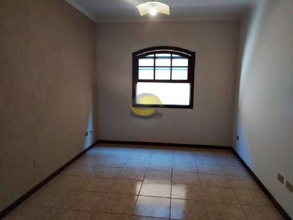 Casa de Condomínio à venda com 4 quartos, 284m² - Foto 3