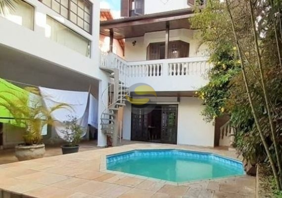 Casa de Condomínio à venda com 4 quartos, 352m² - Foto 1