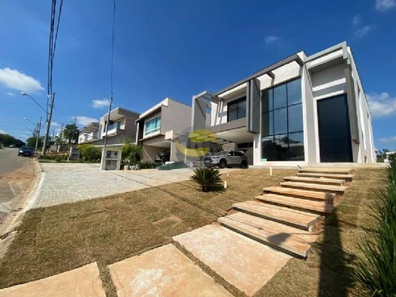 Casa de Condomínio à venda com 4 quartos, 360m² - Foto 2