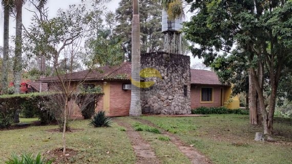 Fazenda à venda com 3 quartos, 250m² - Foto 1