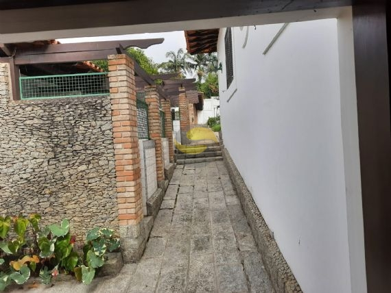 Casa de Condomínio para alugar com 3 quartos, 480m² - Foto 21