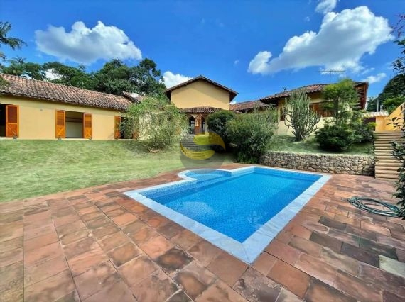 Casa de Condomínio à venda com 4 quartos, 586m² - Foto 1