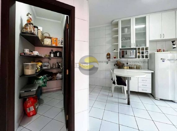 Casa de Condomínio à venda com 3 quartos, 360m² - Foto 20