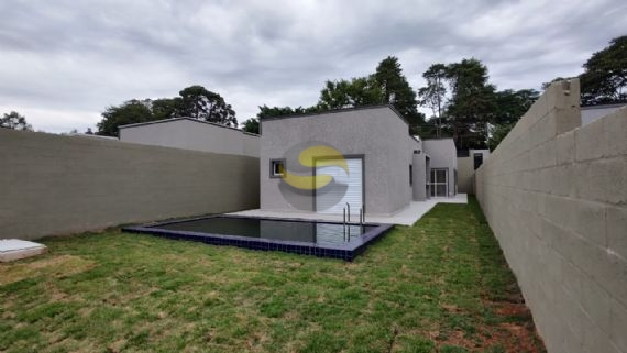 Casa de Condomínio à venda com 3 quartos, 245m² - Foto 2