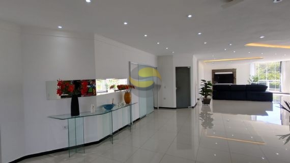 Casa de Condomínio à venda com 4 quartos, 350m² - Foto 3