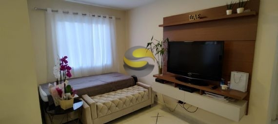 Apartamento à venda com 2 quartos, 70m² - Foto 2