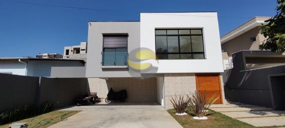 Casa de Condomínio à venda com 3 quartos, 230m² - Foto 2