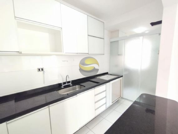 Apartamento à venda com 2 quartos, 69m² - Foto 2