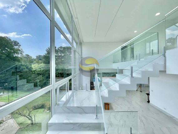 Casa de Condomínio à venda com 5 quartos, 557m² - Foto 2