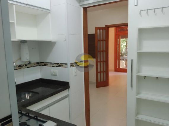 Casa de Condomínio para alugar com 3 quartos, 212m² - Foto 5