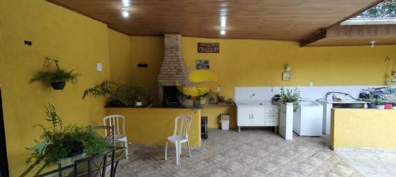 Casa à venda com 4 quartos, 250m² - Foto 2