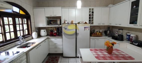 Casa à venda com 4 quartos, 250m² - Foto 6