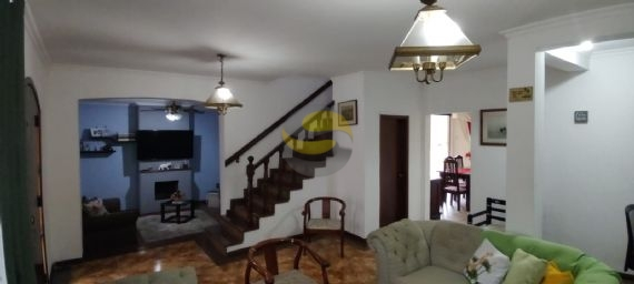 Casa à venda com 4 quartos, 250m² - Foto 8